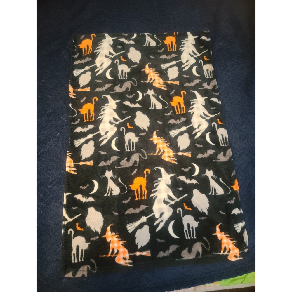 Cynthia Rowley Curious Halloween Hand Towel Witches Cats Bats Orange Black 17x28